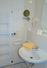 Dusche / WC Dusche / WC