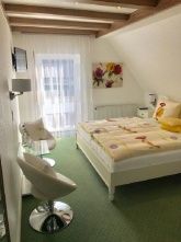 Gästehaus Marientaler Au in Zell an der Mosel Gästehaus Marientaler Au in Zell an der Mosel