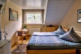 1. Schlafzimmer (Stühle gegen Lederstühle ausgetauscht) 1. Schlafzimmer (Stühle gegen Lederstühle ausgetauscht)