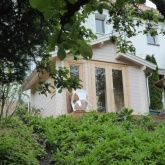 Frühling vor dem Tiny House am Blumenmeer Frühling vor dem Tiny House am Blumenmeer