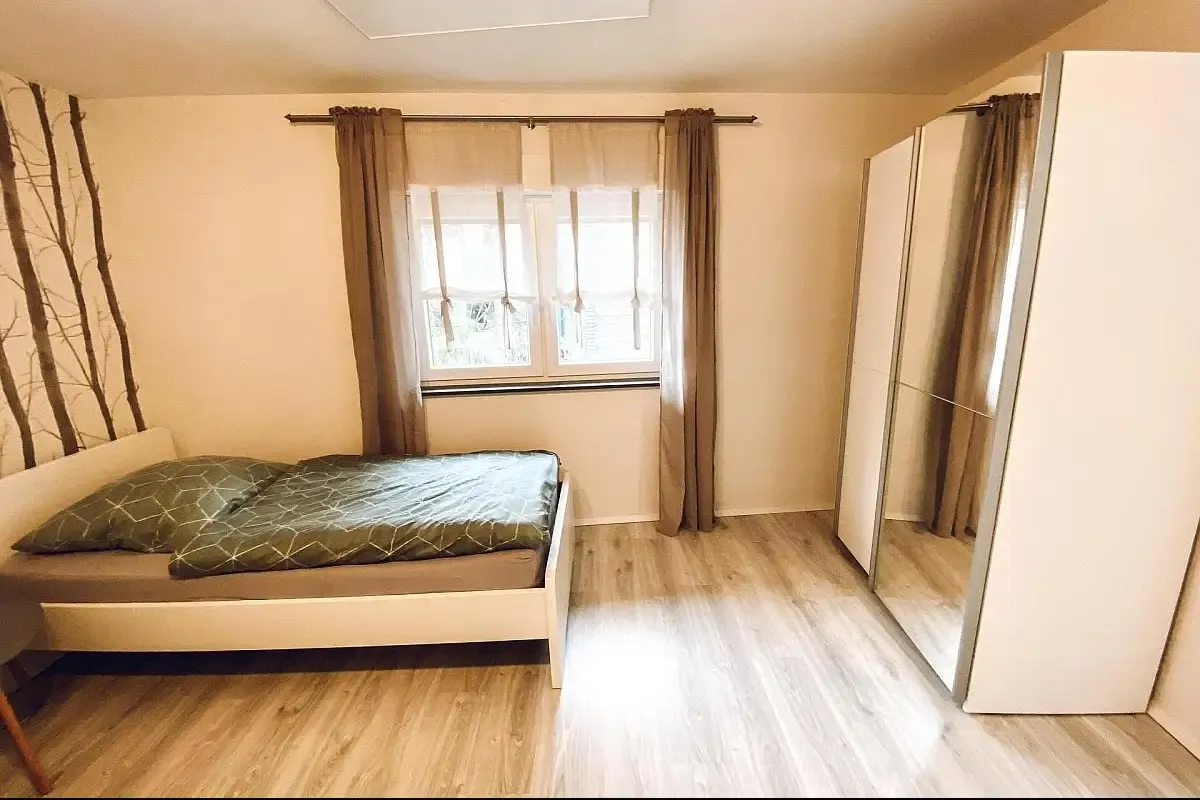 Schlafzimmer (2) Schlafzimmer (2)