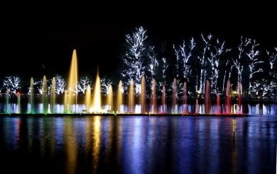 Ein beleuchteter Park