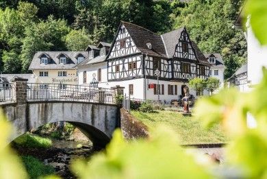 Landgasthof und Landhotel zur Burg Grenzau