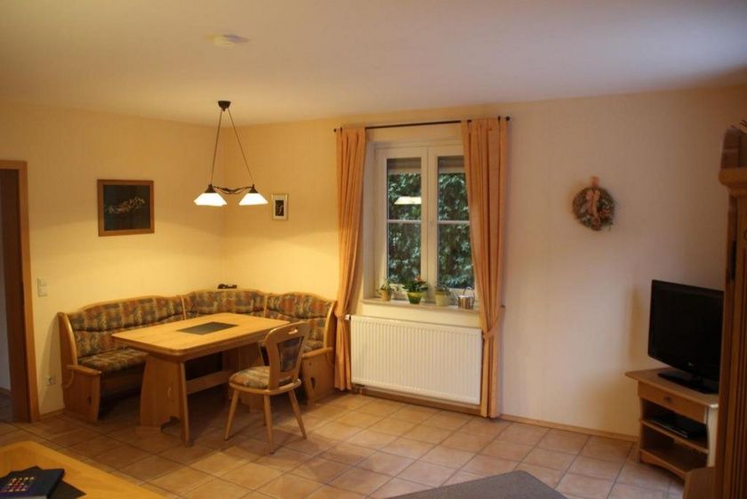 Ferienwohnung - Weingut - Destillerie Bender- Südliche Weinstrasse