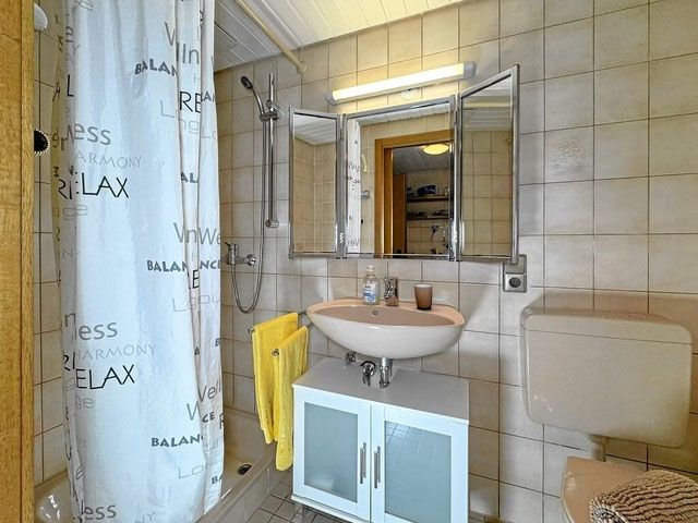 Bad mit Dusche