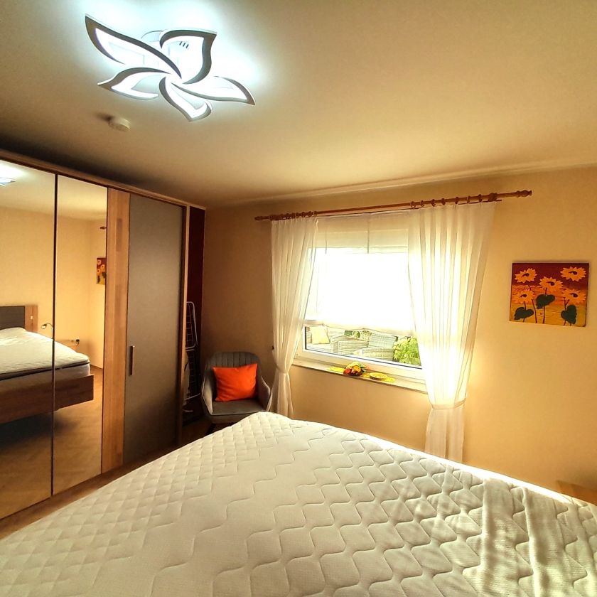 großer Schrank für längeren Aufenthalt