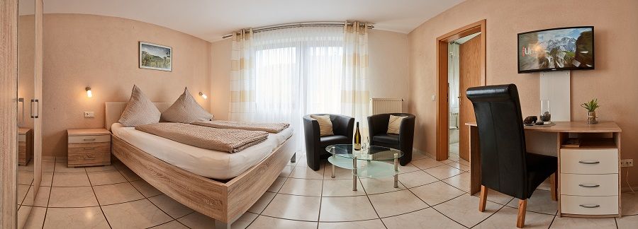 Weingut & Gästehaus Alexanderhof in Leiwen an der Mosel