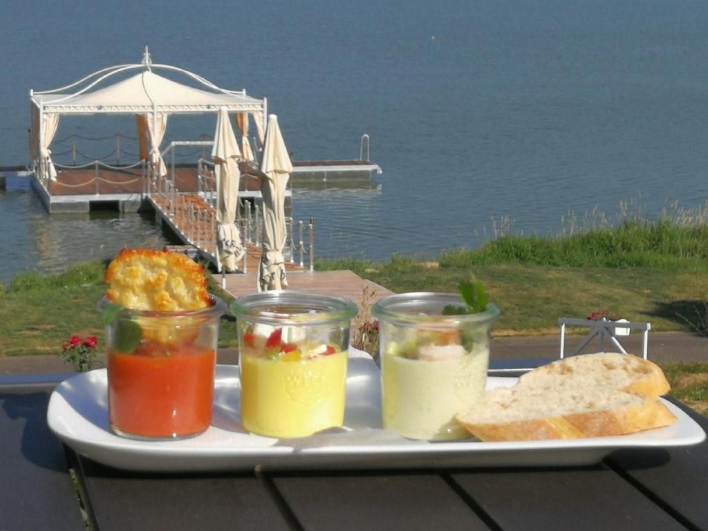 ****S Lakeside Resort Michaela