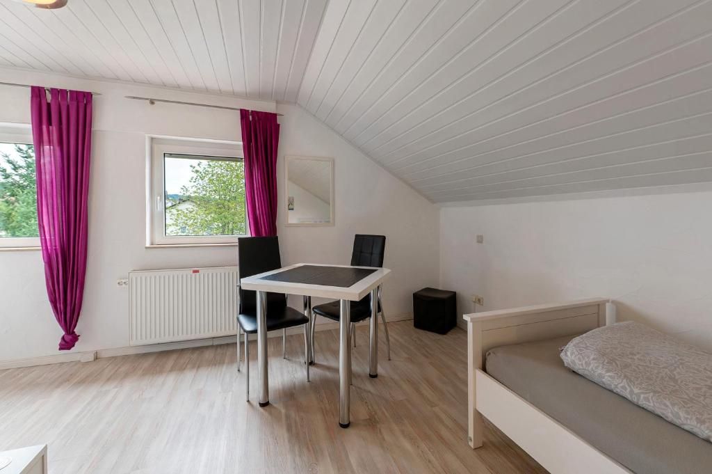 Pension, Ferienwohnungen und Restaurant Golsong